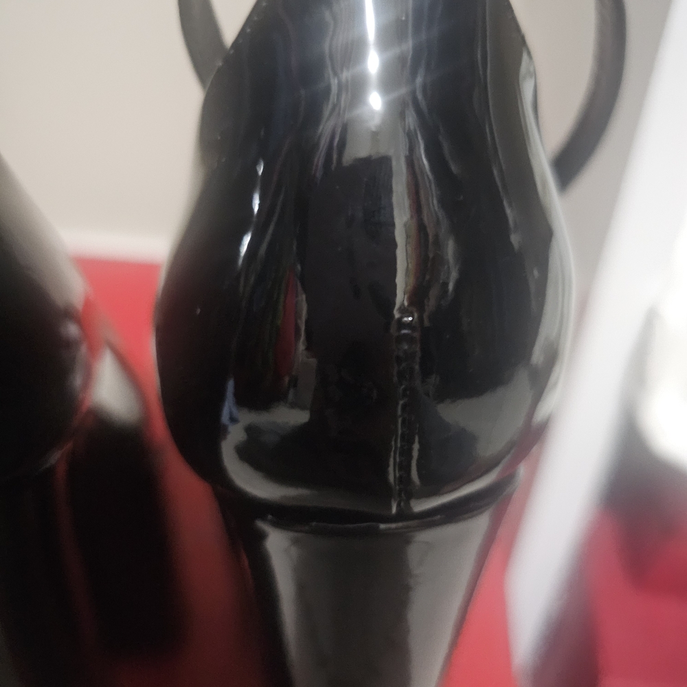 Valentino Garavani Black Patent Platform Heels - Picture 15 of 16